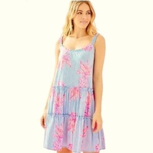 Beauty! 🦄 Lilly Pulitzer Loro in Rum Swizzle- Medium